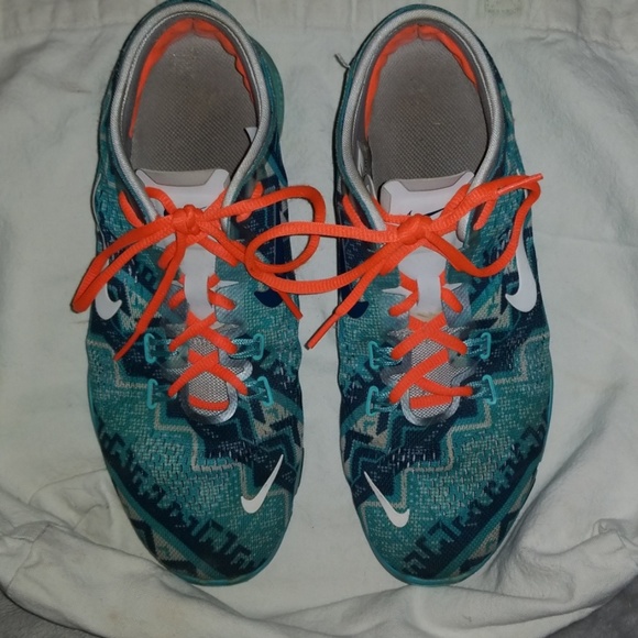 Nike Shoes - ⭕ SOLD ⭕ Nike Sneakers